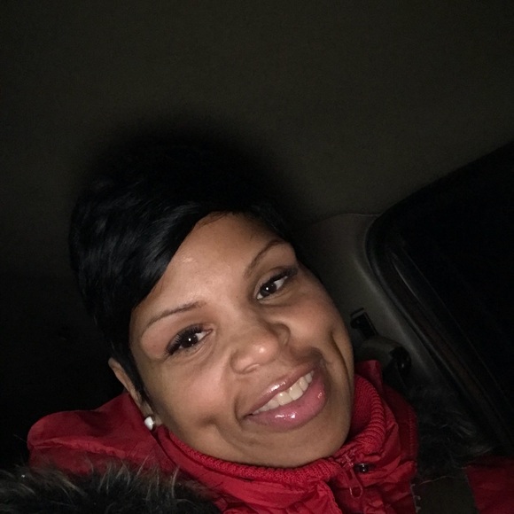 Meet your Posher, La’Tavia - Picture 5 of 8